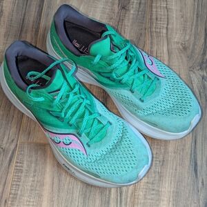 Saucony Women's Mint Green Running Shoes with Pink Accent Size 10.5